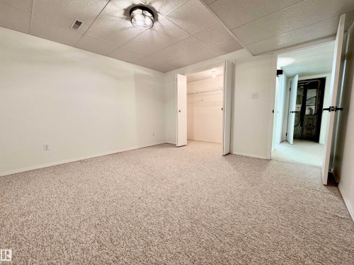 8118 27 Avenue, Edmonton, AB 