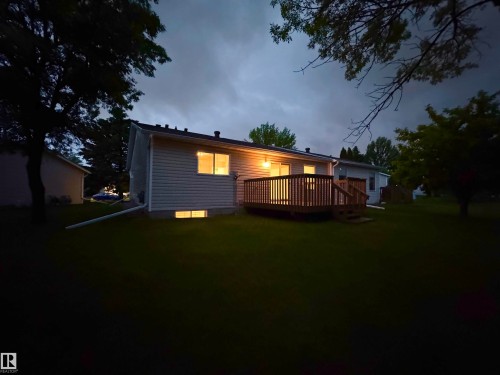 8118 27 Avenue, Edmonton, AB 