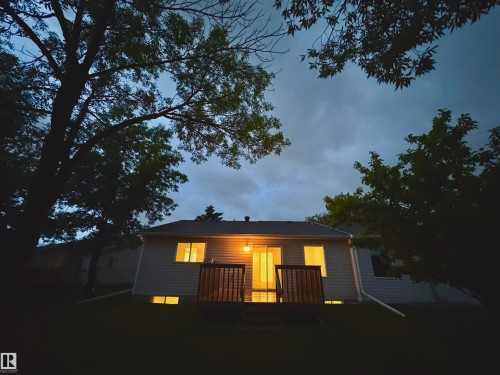8118 27 Avenue, Edmonton, AB 