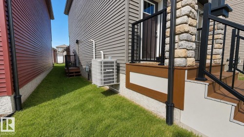 5202 Lark Crescent, Edmonton, AB 