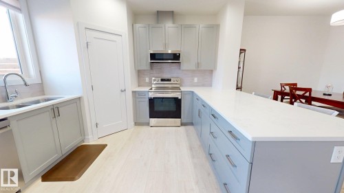 5202 Lark Crescent, Edmonton, AB 