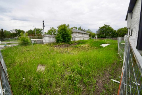 Expansive open lot from the right - 10712 149 Street Nw, Edmonton, AB 