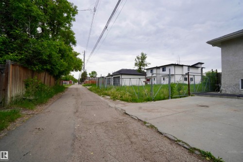 Paved alleyway - 10712 149 Street Nw, Edmonton, AB 