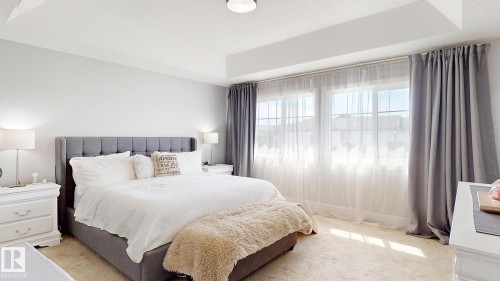 Recessed ceiling with central light fixture - 312 West Haven Drive, Leduc, AB 