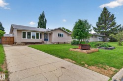 12 BURLINGTON Avenue Spruce Grove, AB T7X 1E5