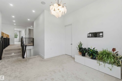 Welcome to 1527 Esaiw Place NW - 1527 Esaiw Place Nw, Edmonton, AB - Indoor Photo Showing Other Room