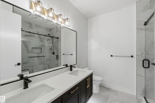 Welcome to 1527 Esaiw Place NW - 1527 Esaiw Place Nw, Edmonton, AB - Indoor Photo Showing Bathroom