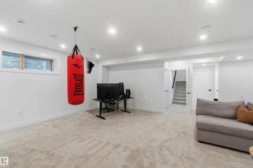 Welcome to 1527 Esaiw Place NW - 1527 Esaiw Place Nw, Edmonton, AB - Indoor