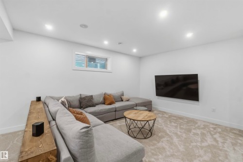 Welcome to 1527 Esaiw Place NW - 1527 Esaiw Place Nw, Edmonton, AB - Indoor