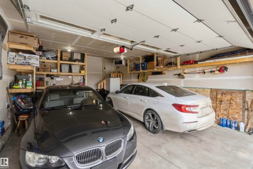 Welcome to 1527 Esaiw Place NW - 1527 Esaiw Place Nw, Edmonton, AB - Indoor Photo Showing Garage