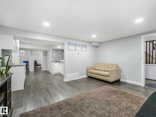 Image quality insufficient for description - 9207 169 Street, Edmonton, AB - Indoor