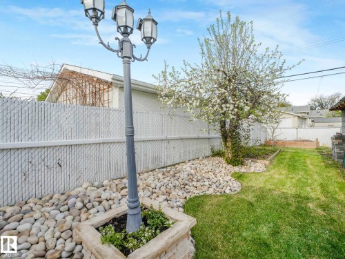 Image quality insufficient for description - 9207 169 Street, Edmonton, AB - Outdoor