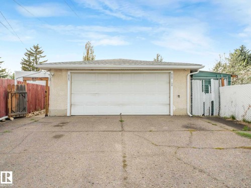 Image quality insufficient for description - 9207 169 Street, Edmonton, AB - Outdoor