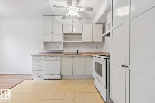 Kitchen - 1131 Hooke Road, Edmonton, AB 