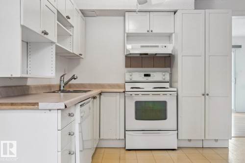 Kitchen - 1131 Hooke Road, Edmonton, AB 