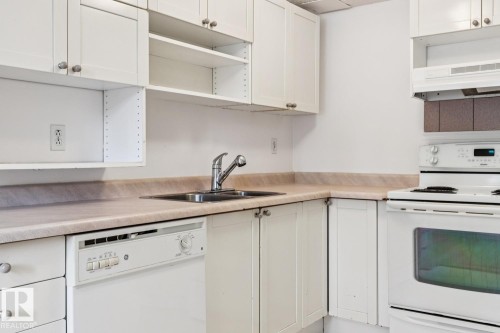 Kitchen - 1131 Hooke Road, Edmonton, AB 