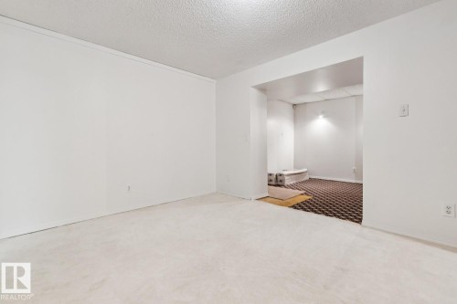 Empty room - 1131 Hooke Road, Edmonton, AB 