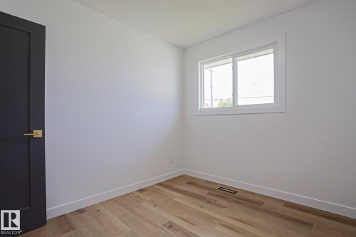7607 137 Avenue, Edmonton, AB 