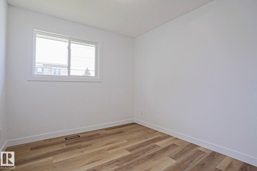 7607 137 Avenue, Edmonton, AB 