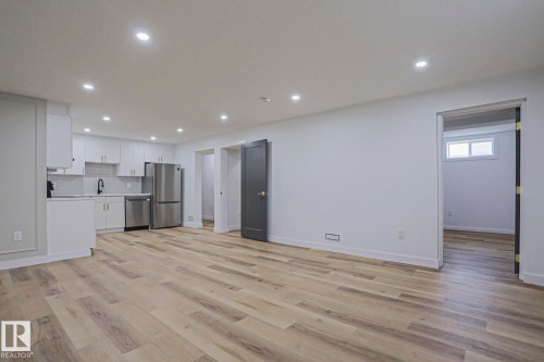 7607 137 Avenue, Edmonton, AB 