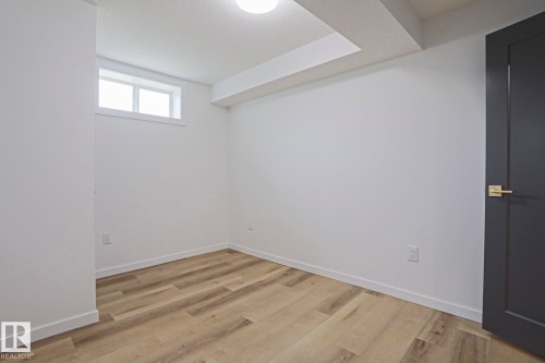 7607 137 Avenue, Edmonton, AB 