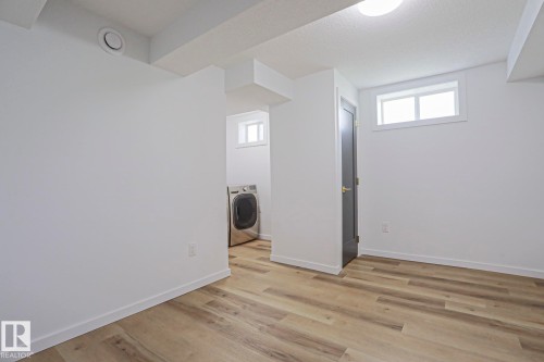 7607 137 Avenue, Edmonton, AB 