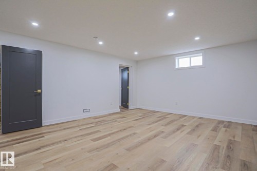 7607 137 Avenue, Edmonton, AB 