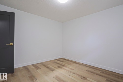 7607 137 Avenue, Edmonton, AB 