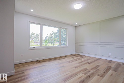 7607 137 Avenue, Edmonton, AB 