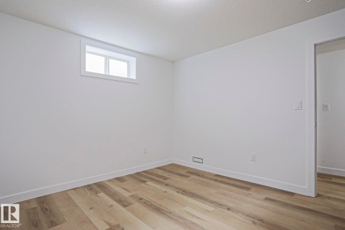 7607 137 Avenue, Edmonton, AB 