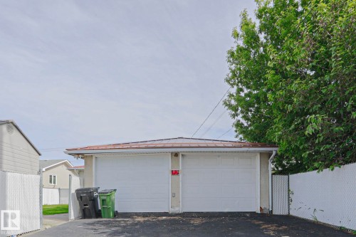 7607 137 Avenue, Edmonton, AB 