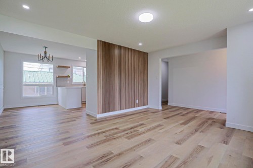 7607 137 Avenue, Edmonton, AB 