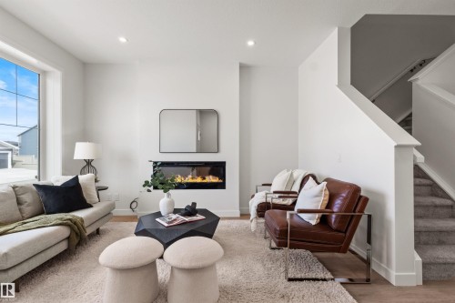 5749 Hawthorn Common, Edmonton, AB 