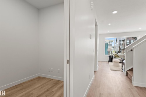 5749 Hawthorn Common, Edmonton, AB 