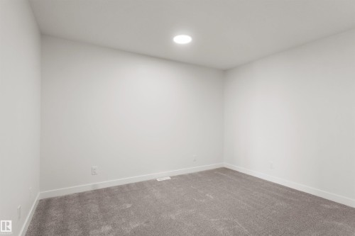 5749 Hawthorn Common, Edmonton, AB 