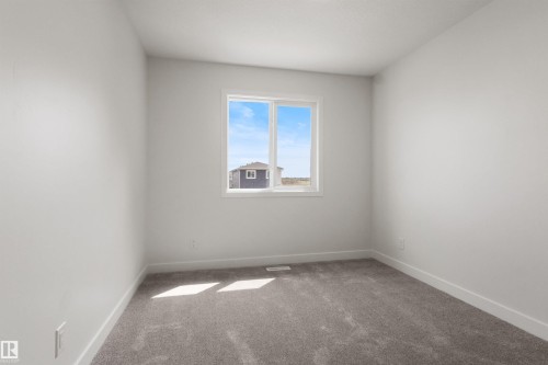 5749 Hawthorn Common, Edmonton, AB 