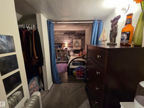 Image quality insufficient for description - 2514 149 Avenue, Edmonton, AB 