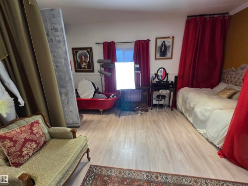 Image quality insufficient for description - 2514 149 Avenue, Edmonton, AB 