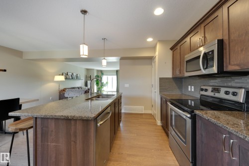 434 Chappelle Drive, Edmonton, AB - Indoor Photo Showing Kitchen With Double Sink With Upgraded Kitchen