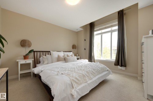 434 Chappelle Drive, Edmonton, AB - Indoor Photo Showing Bedroom