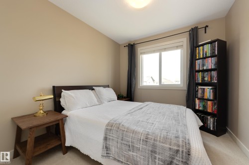 434 Chappelle Drive, Edmonton, AB - Indoor Photo Showing Bedroom