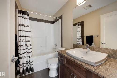 434 Chappelle Drive, Edmonton, AB - Indoor Photo Showing Bathroom