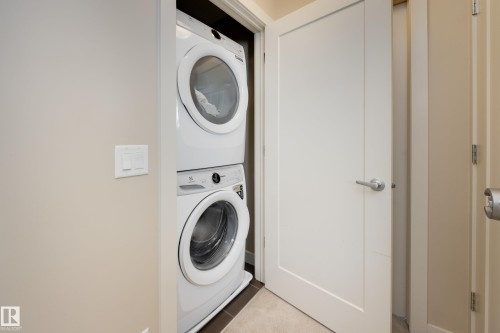 434 Chappelle Drive, Edmonton, AB - Indoor Photo Showing Laundry Room