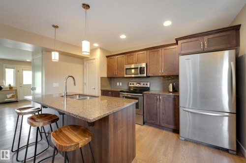 434 Chappelle Drive, Edmonton, AB - Indoor Photo Showing Kitchen With Double Sink