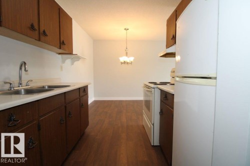 305 10725 111 Street, Edmonton, AB 