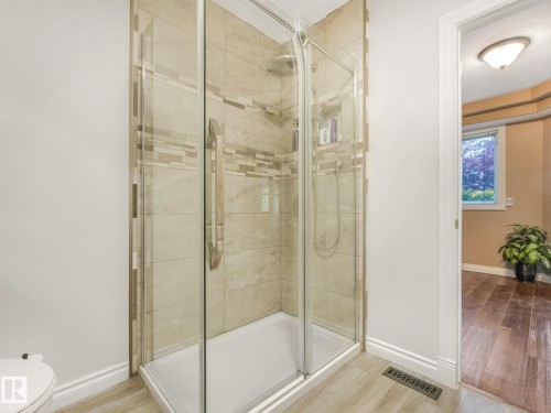 2 Everest Crescent, St. Albert, AB - Indoor Photo Showing Bathroom