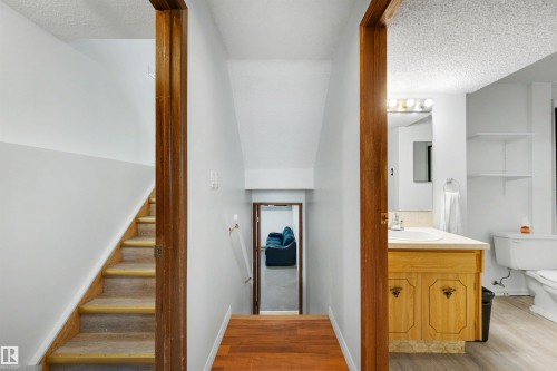 18661 61 Avenue, Edmonton, AB 
