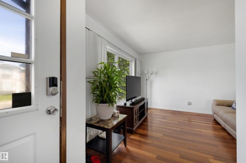 18661 61 Avenue, Edmonton, AB 