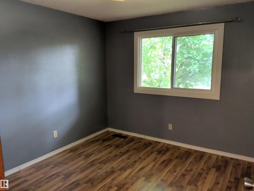 Empty room - 2724 105 Street Nw, Edmonton, AB - Indoor Photo Showing Other Room