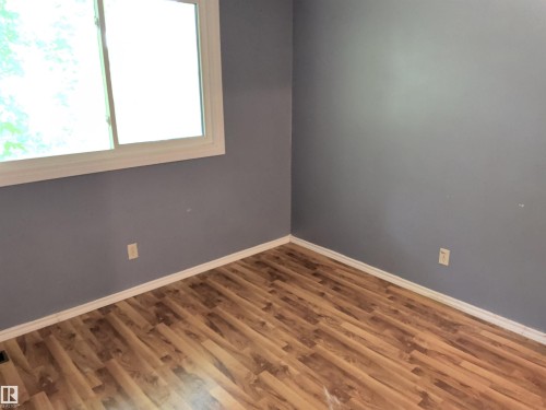 Empty room - 2724 105 Street Nw, Edmonton, AB - Indoor Photo Showing Other Room